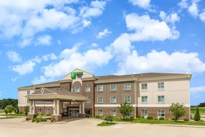 Photo 2 - Holiday Inn Express Hotel & Suites Albert Lea - I-35 by IHG
