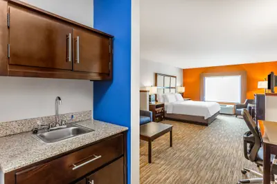 Photo 4 - Holiday Inn Express Hotel & Suites Albert Lea - I-35 by IHG
