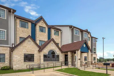 Photo 2 - Microtel Inn & Suites by Wyndham Buda Austin South