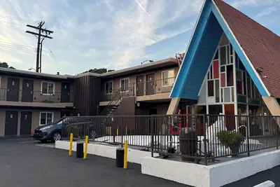 Photo 2 - La Casa Inn