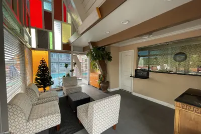 Photo 3 - La Casa Inn