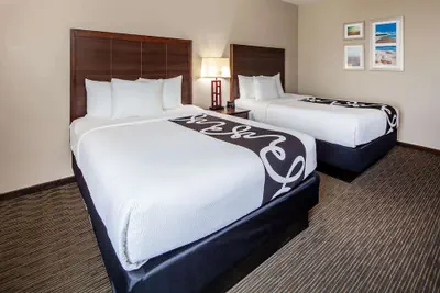 Photo 4 - La Quinta Inn & Suites by Wyndham Inglewood