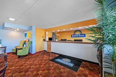 Photo 3 - Days Inn by Wyndham Independence