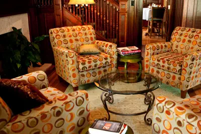 Photo 4 - Showers Inn