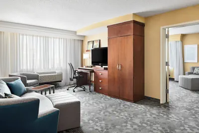 Photo 2 - Courtyard by Marriott Newark Downtown