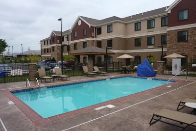 Photo 2 - Staybridge Suites Bowling Green by IHG