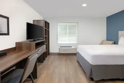 Photo 4 - WoodSpring Suites Charlotte - University Research Park