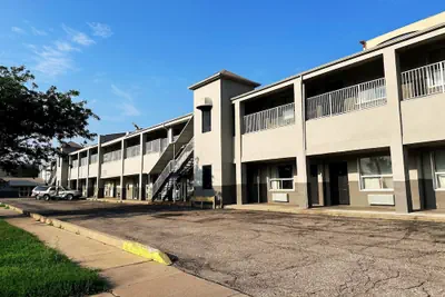 Photo 4 - Blue Way Inn & Suites Wichita East