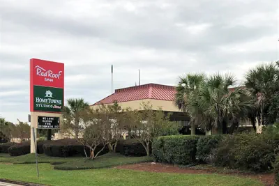 Photo 2 - HomeTowne Studios By Red Roof Augusta