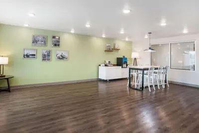 Photo 4 - WoodSpring Suites Sulphur - Lake Charles