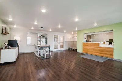 Photo 3 - WoodSpring Suites Sulphur - Lake Charles
