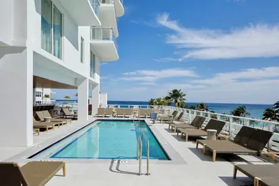 Photo 2 - AC Hotel by Marriott Fort Lauderdale Beach