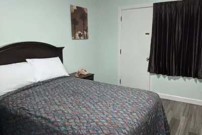 Photo 4 - Laurel Notch Motel