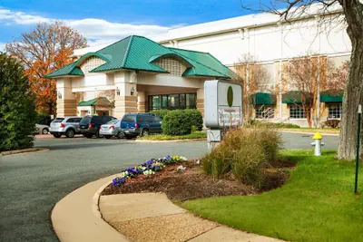 Photo 2 - Clarion Hotel & Suites Convention Center Fredericksburg