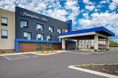 Photo 2 - Hampton Inn Cave City, KY