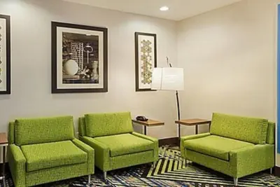 Photo 4 - Holiday Inn Express and Suites Griffin by IHG