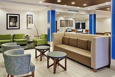 Photo 2 - Holiday Inn Express and Suites Griffin by IHG
