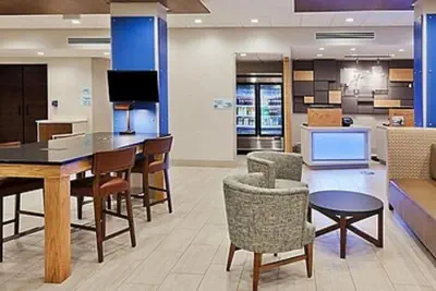 Photo 5 - Holiday Inn Express and Suites Griffin by IHG