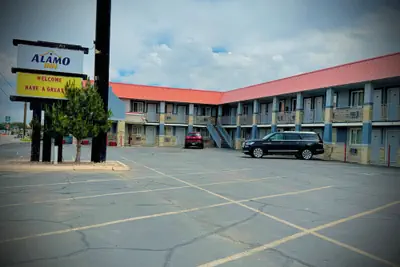 Photo 2 - Alamo Inn