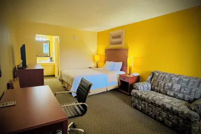 Photo 5 - Alamo Inn