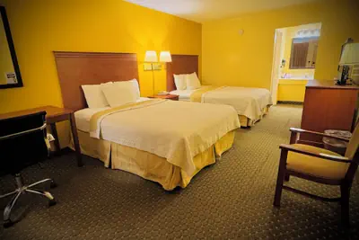 Photo 3 - Alamo Inn