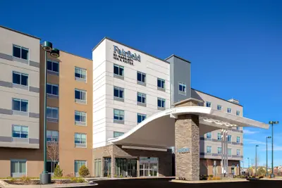 Photo 2 - Fairfield Inn & Suites by Marriott Denver Airport at Gateway Park