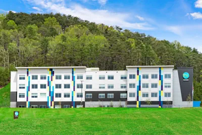 Photo 2 - Tru By Hilton Cartersville, GA
