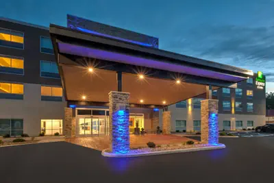Photo 2 - Holiday Inn Express & Suites Milan – Sandusky Area by IHG