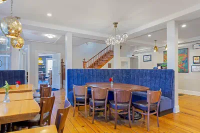 Photo 5 - The Colonial Inn, an Ascend Collection Hotel