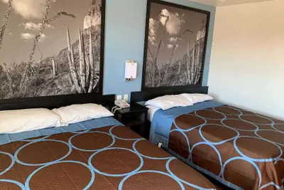 Photo 5 - Super 8 by Wyndham Phoenix West