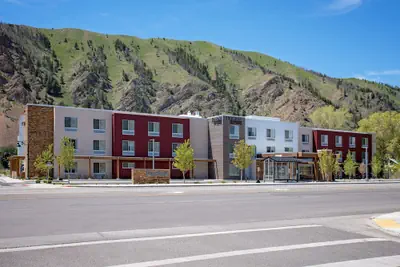 Photo 2 - Fairfield Inn & Suites by Marriott Hailey Sun Valley