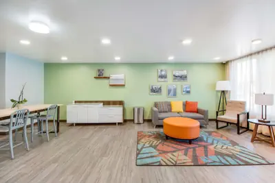 Photo 5 - WoodSpring Suites Bakersfield Airport