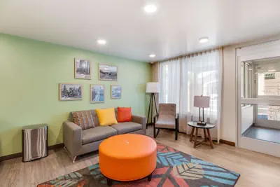 Photo 4 - WoodSpring Suites Bakersfield Airport