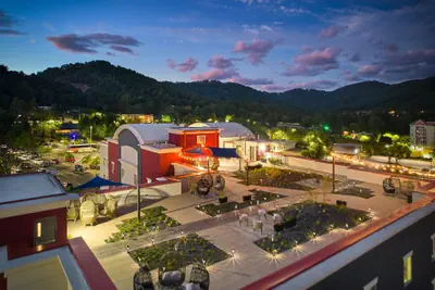 Photo 2 - Candlewood Suites Asheville Downtown by IHG
