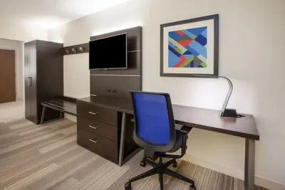 Photo 4 - Holiday Inn Express & Suites Phoenix Dwtn - State Capitol by IHG
