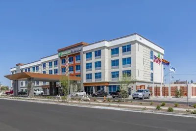 Photo 2 - Holiday Inn Express & Suites Phoenix Dwtn - State Capitol by IHG