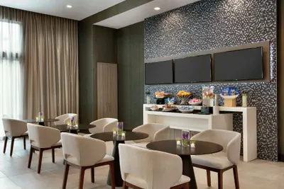 Photo 4 - Embassy Suites by Hilton Atlanta Midtown