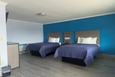 Photo 5 - Carrizo Executive Inn