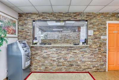 Photo 5 - Suburban Studios Neenah-Appleton