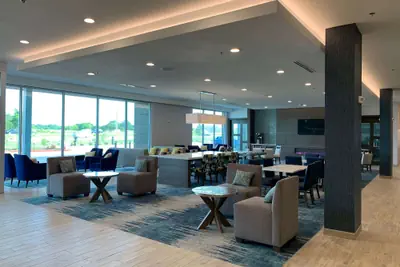 Photo 3 - La Quinta Inn & Suites by Wyndham Round Rock near Kalahari