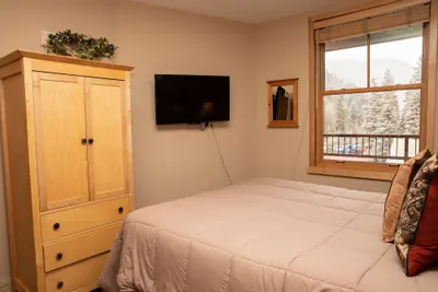 Photo 3 - 8282 Silver Mill 1 Bedroom Condo by RedAwning