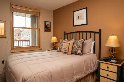 Photo 4 - 8282 Silver Mill 1 Bedroom Condo by RedAwning