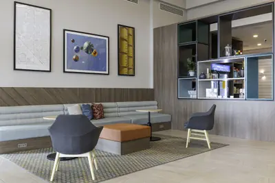 Photo 3 - Holiday Inn Glendale - Stadium & Ent Dist by IHG