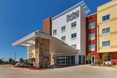 Photo 2 - Fairfield Inn & Suites by Marriott Dallas Love Field