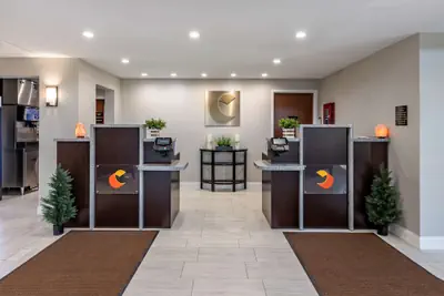 Photo 5 - Comfort Suites St. Louis - Sunset Hills