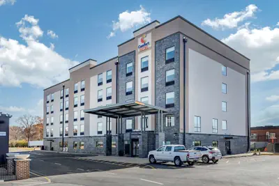 Photo 2 - Comfort Suites St. Louis - Sunset Hills