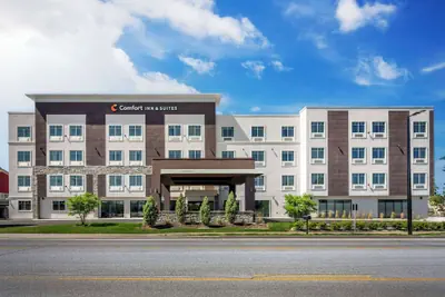 Photo 2 - Comfort Inn & Suites Clarksville - Louisville North