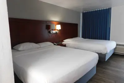 Photo 2 - Park View Inn