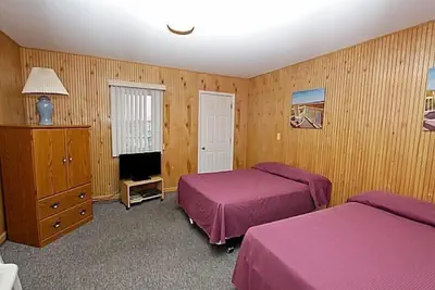 Photo 3 - Boardwalk Sand & Surf Inn Oceanfront