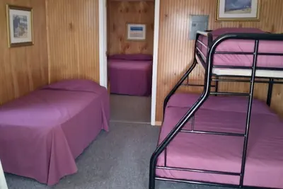Photo 4 - Boardwalk Sand & Surf Inn Oceanfront
